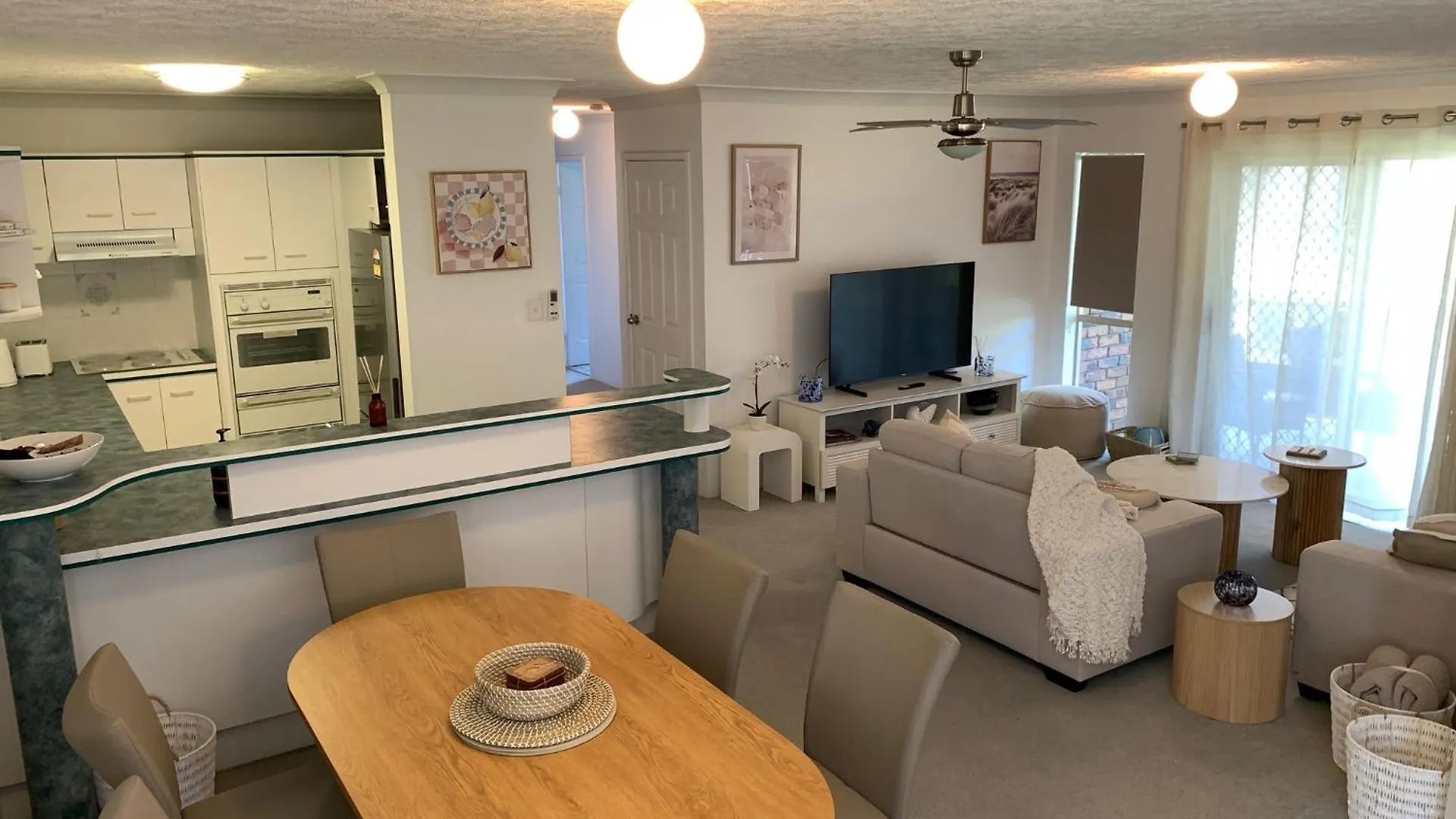 Апартаменты Burleigh Beach 3 Bedroom Голд-Кост Австралия